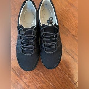 Dansko women’s sneakers - size 39w